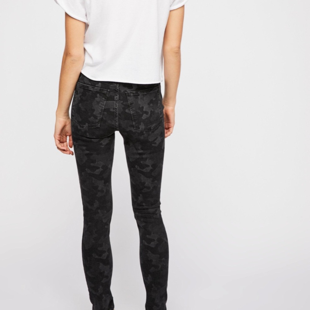 Free People Long and Lean Camouflage Jean Black - Picture 3 of 3